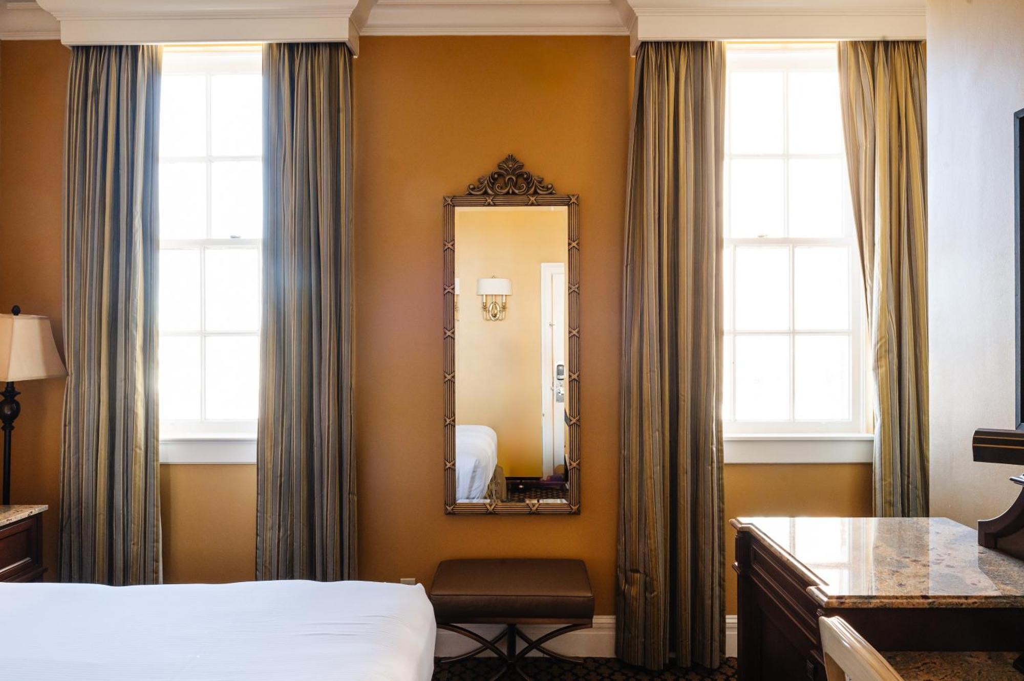Отель The Lafayette New Orleans By Kasa Номер фото