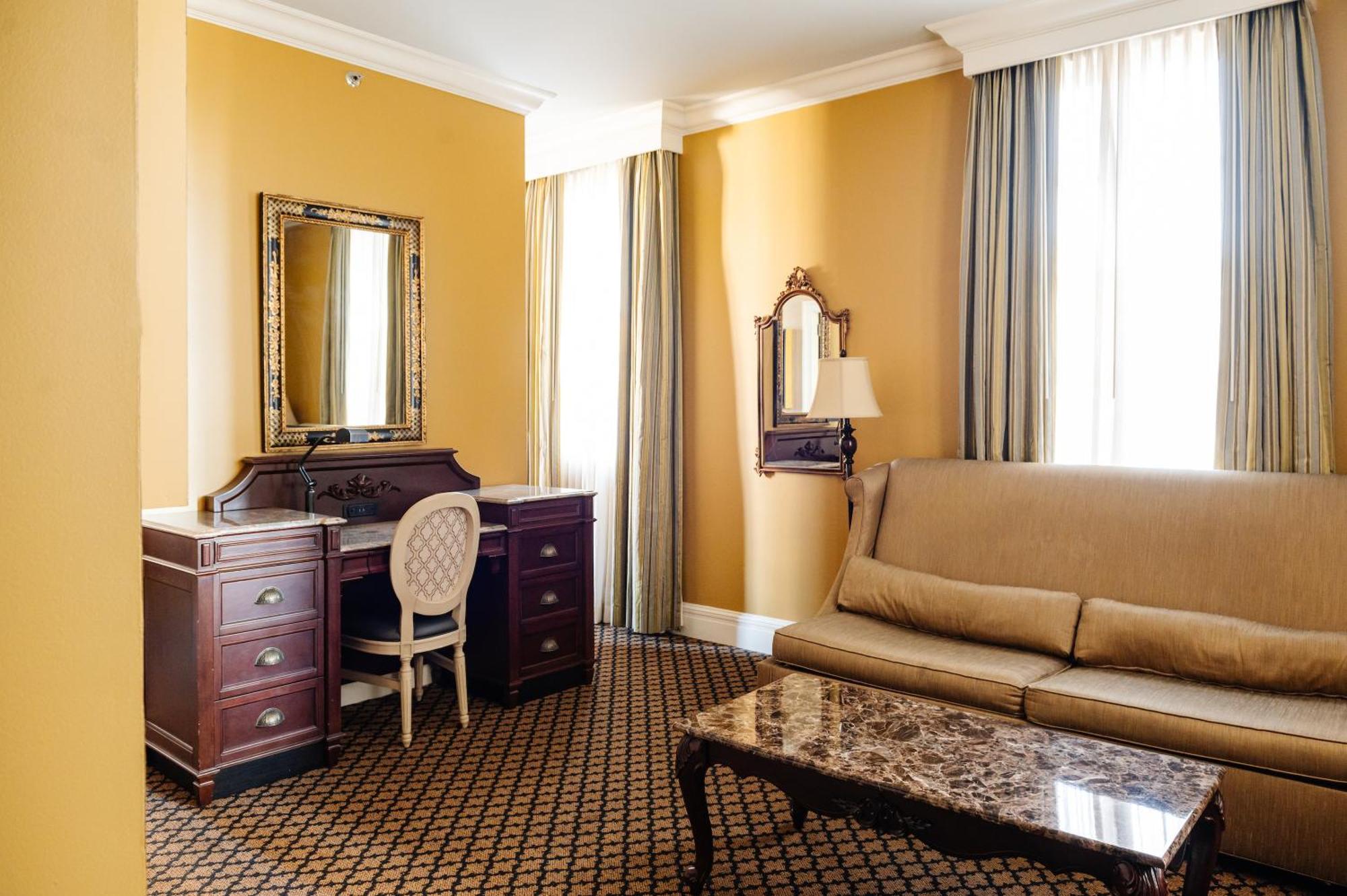 Отель The Lafayette New Orleans By Kasa Экстерьер фото