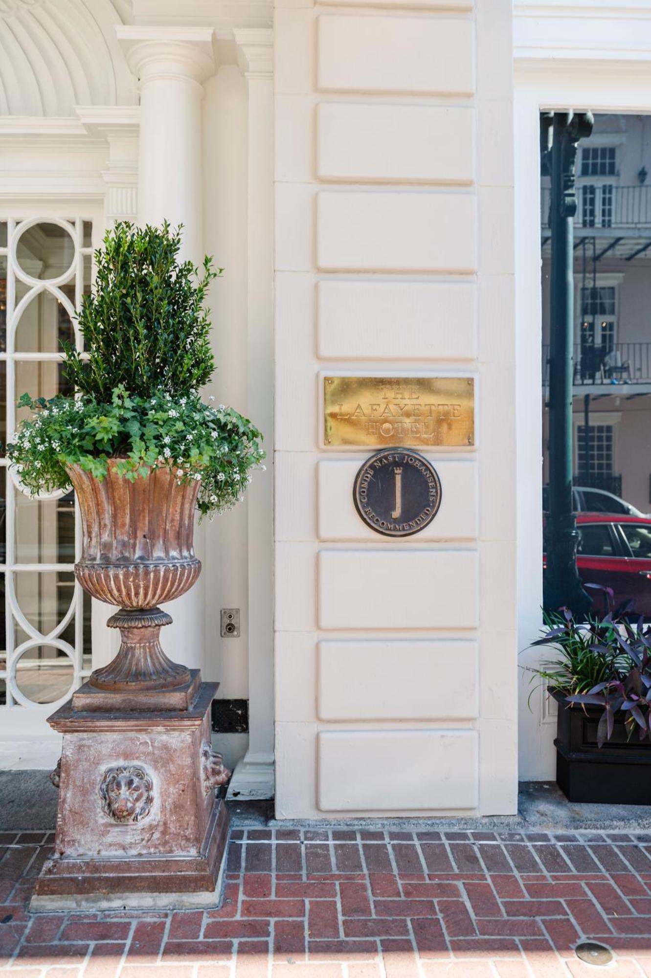 Отель The Lafayette New Orleans By Kasa Экстерьер фото