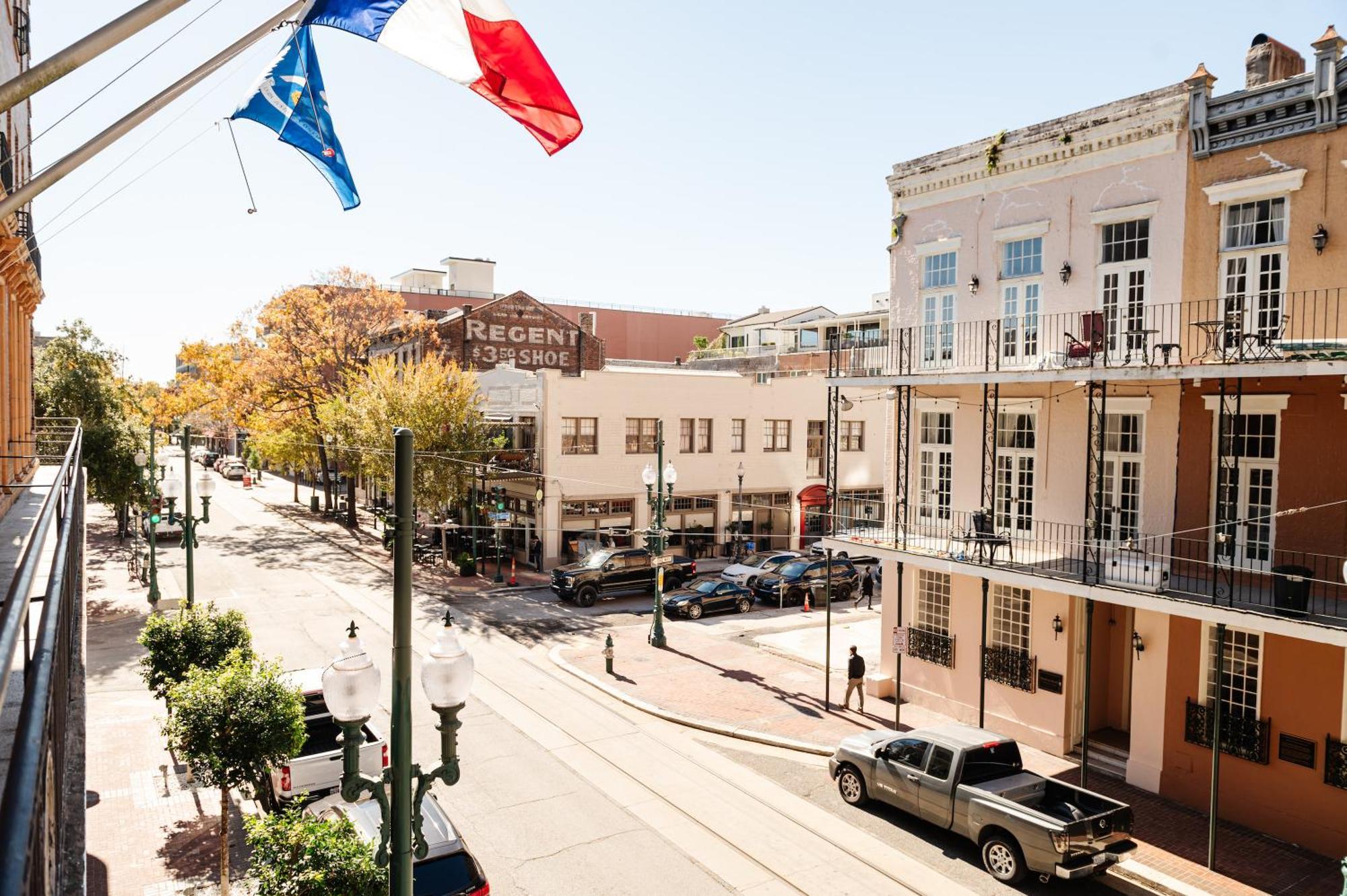 Отель The Lafayette New Orleans By Kasa Экстерьер фото