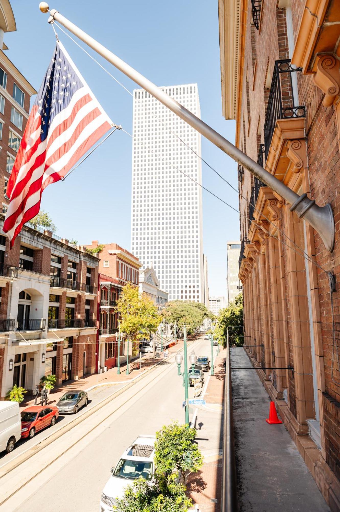Отель The Lafayette New Orleans By Kasa Экстерьер фото
